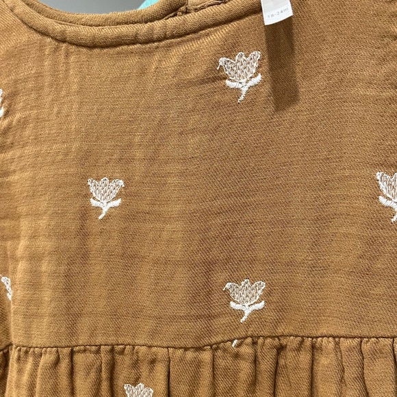 Rylee & Cru 18-24mo dress, camel color with cute white flowers, button down back - Picture 5 of 6